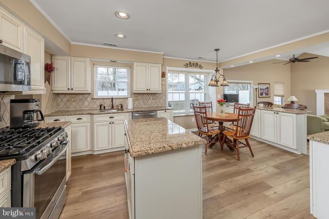 15 STAG RUN, Sewell, NJ 08080