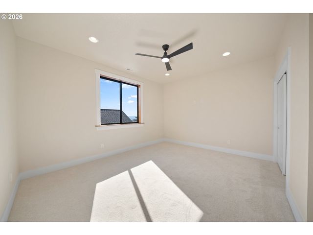 120 VICTORIA Cir, Kalama, WA 98625