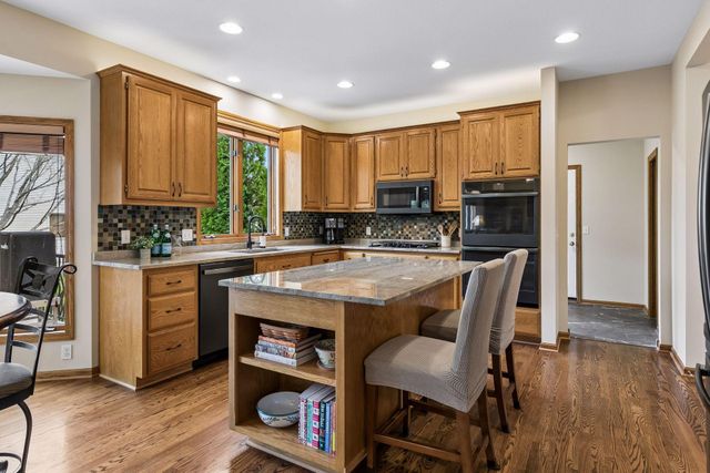 3865 N Ridge Drive, Eagan, MN 55123