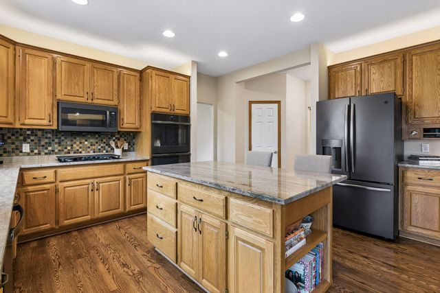 3865 N Ridge Drive, Eagan, MN 55123