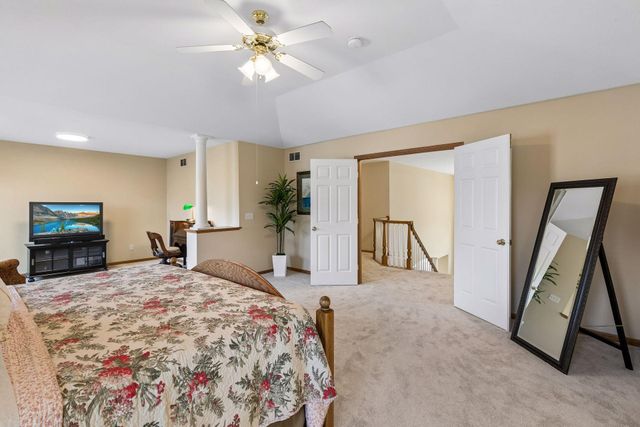 3865 N Ridge Drive, Eagan, MN 55123