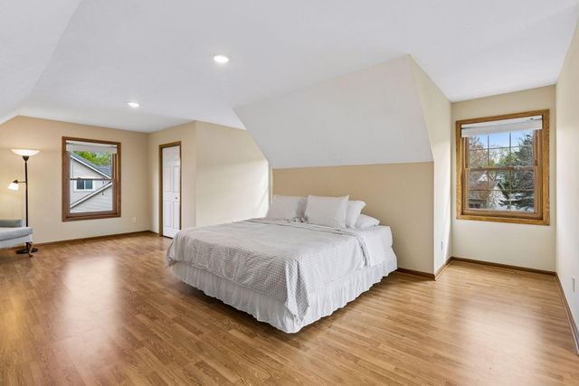 3865 N Ridge Drive, Eagan, MN 55123