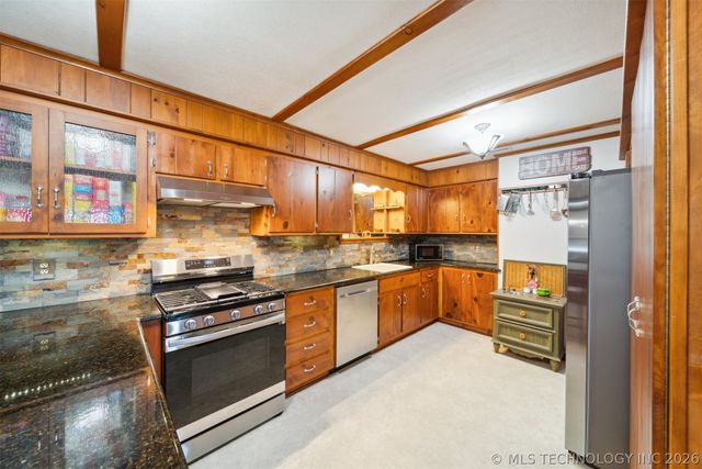 16881 S 4220 Road, Claremore, OK 74017