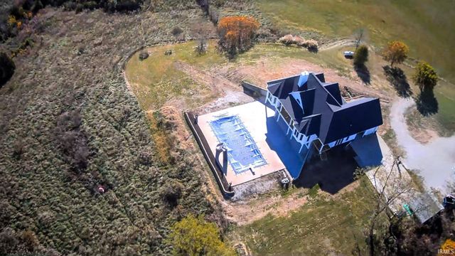 8247 E State Road 54, Bloomfield, IN 47424