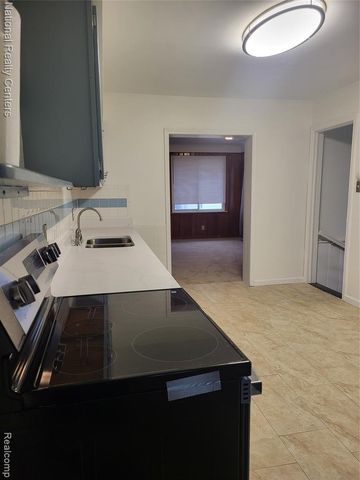 29780 Lorraine Avenue, Warren, MI 48093