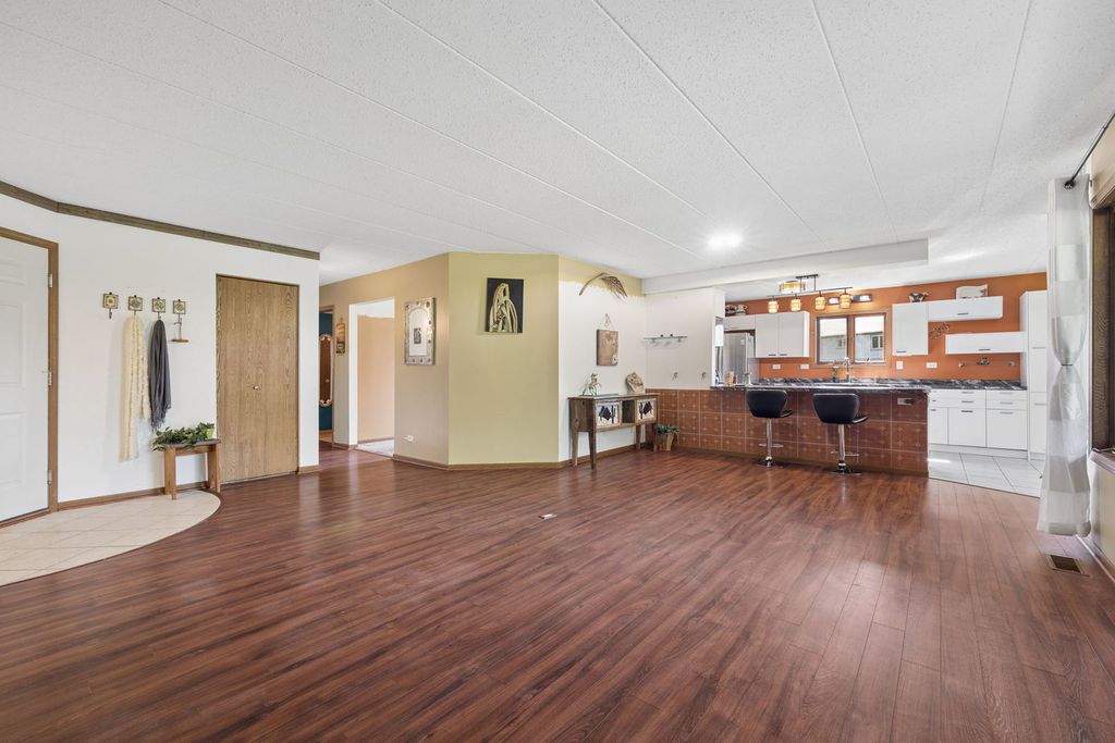 2621 Essington Road 2621, Joliet, IL 60435 — photo 3