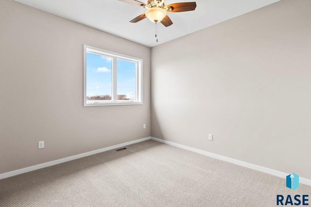 220 Ivy Ln Lane, Crooks, SD 57020