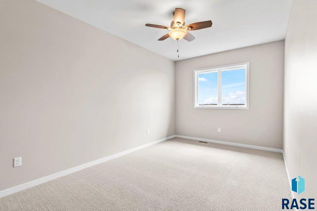 220 Ivy Ln Lane, Crooks, SD 57020