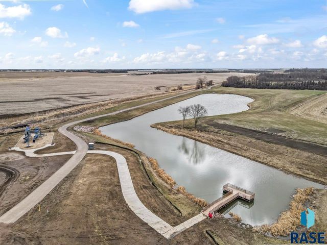 220 Ivy Ln Lane, Crooks, SD 57020