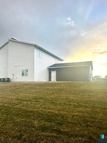220 Ivy Ln Lane, Crooks, SD 57020