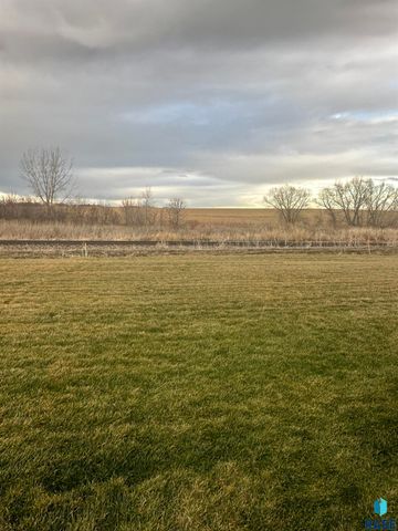 220 Ivy Ln Lane, Crooks, SD 57020