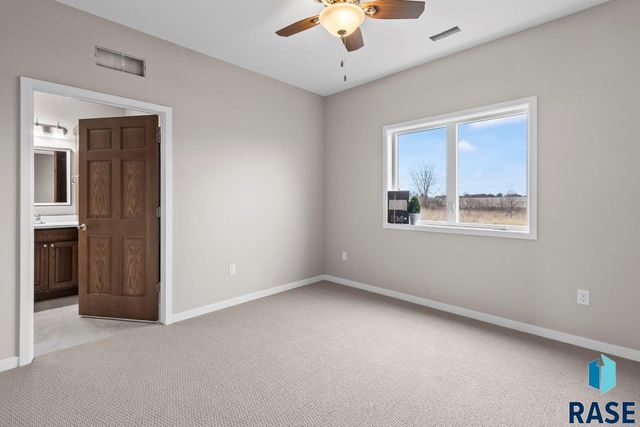 220 Ivy Ln Lane, Crooks, SD 57020