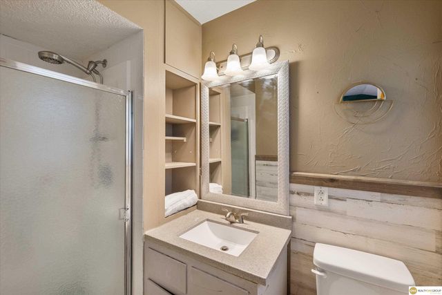 1701 Cascio Drive, Omaha, NE 68005