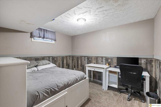1701 Cascio Drive, Omaha, NE 68005