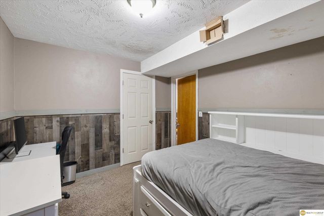 1701 Cascio Drive, Omaha, NE 68005