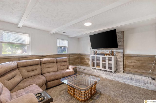1701 Cascio Drive, Omaha, NE 68005