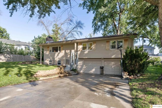 1701 Cascio Drive, Omaha, NE 68005