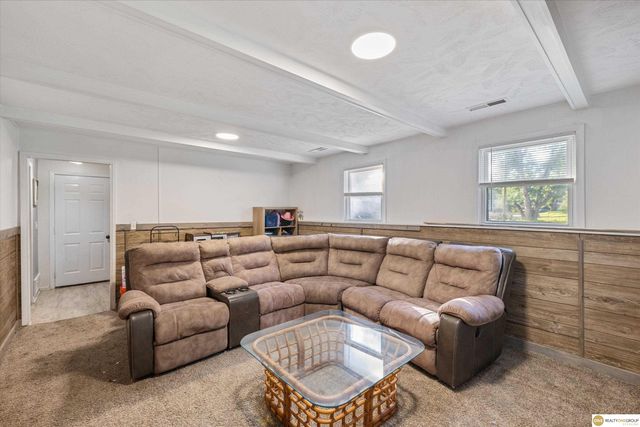 1701 Cascio Drive, Omaha, NE 68005