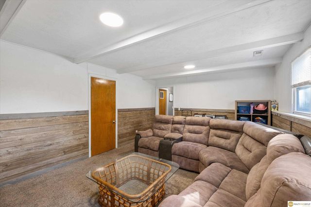 1701 Cascio Drive, Omaha, NE 68005