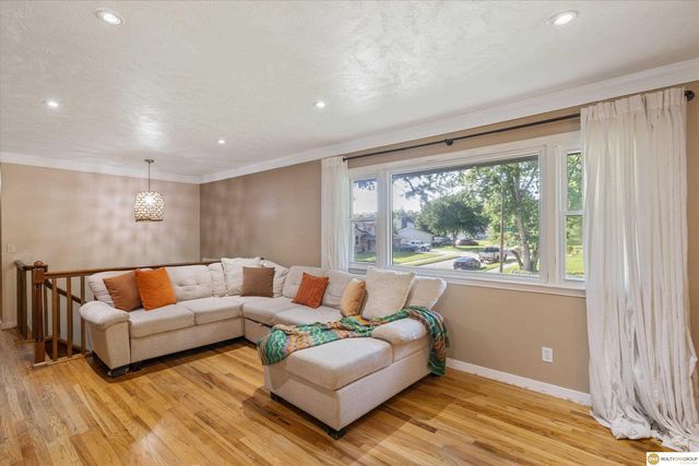 1701 Cascio Drive, Omaha, NE 68005