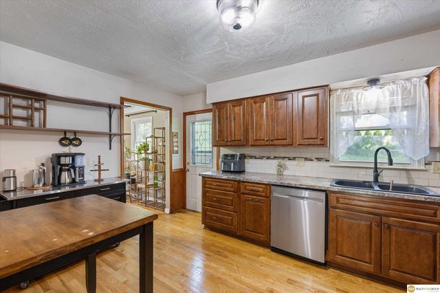 1701 Cascio Drive, Omaha, NE 68005