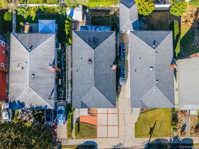 36 Adams Street, Floral Park, NY 11001