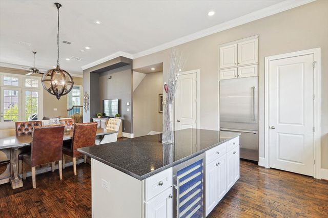 729 Sid Rich Drive, Irving, TX 75039