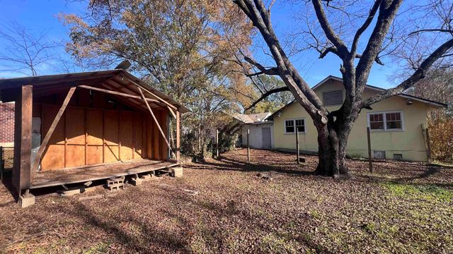 607 N Morrill Street, Morrilton, AR 72110