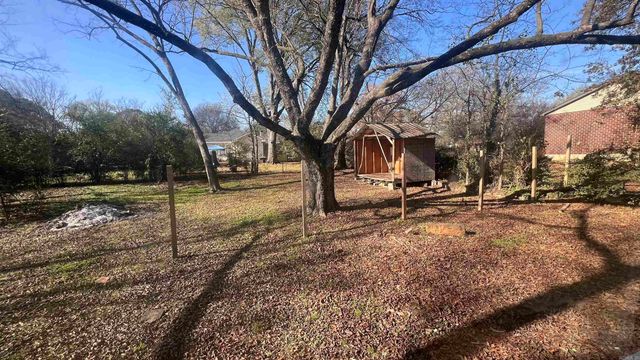 607 N Morrill Street, Morrilton, AR 72110