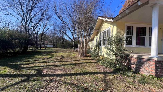 607 N Morrill Street, Morrilton, AR 72110