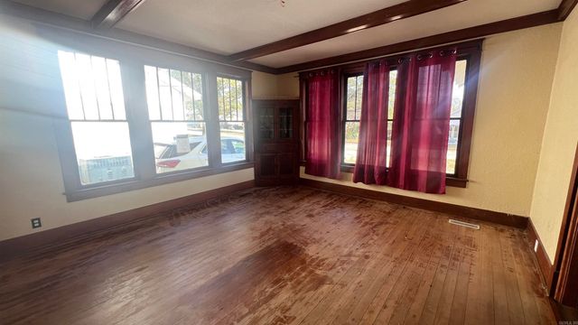 607 N Morrill Street, Morrilton, AR 72110