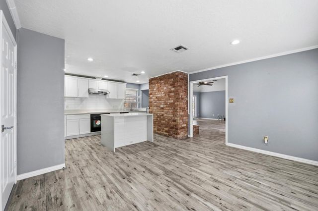 6323 Crakston Street, Houston, TX 77084