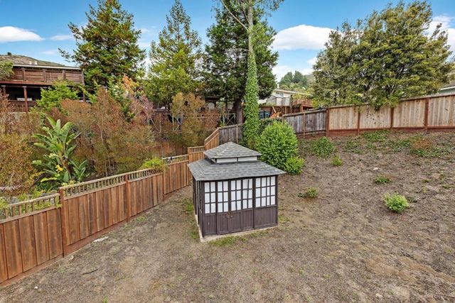 19 Elk Court, Pacifica, CA 94044