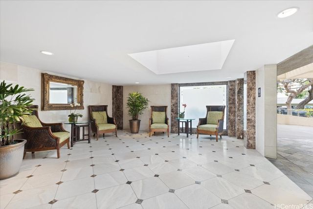 2895 Kalakaua Avenue 207, Honolulu, HI 96815