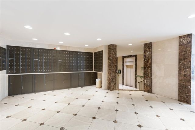 2895 Kalakaua Avenue 207, Honolulu, HI 96815