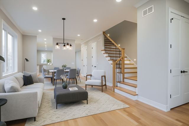 5116 S Rutherford Avenue, Chicago, IL 60638