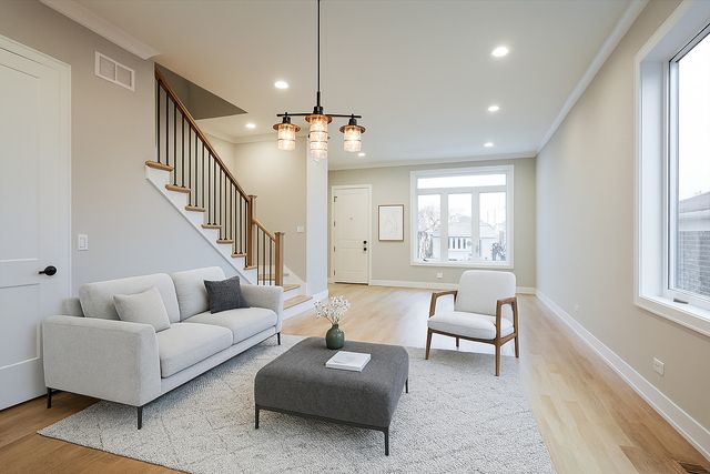 5116 S Rutherford Avenue, Chicago, IL 60638