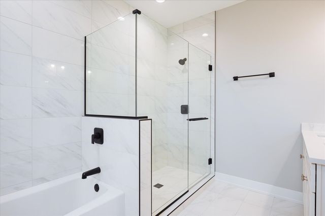 5116 S Rutherford Avenue, Chicago, IL 60638