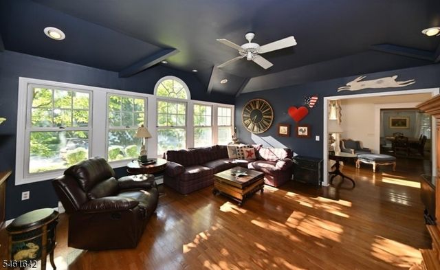 195 Hamilton Ave, Glen Rock Boro, NJ 07452