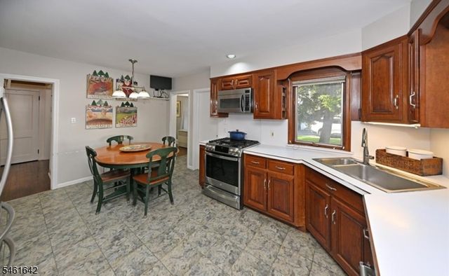 195 Hamilton Ave, Glen Rock Boro, NJ 07452