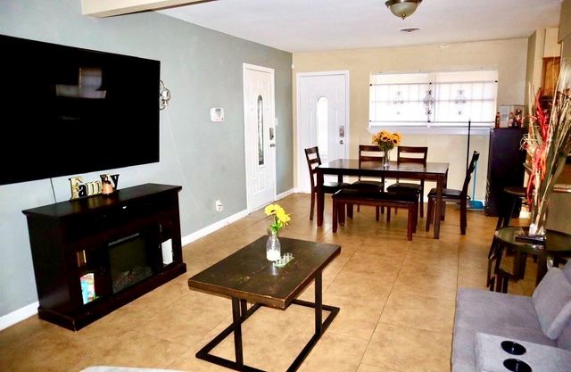 5715 Hirondel Street, Houston, TX 77033