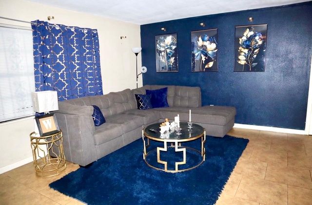 5715 Hirondel Street, Houston, TX 77033