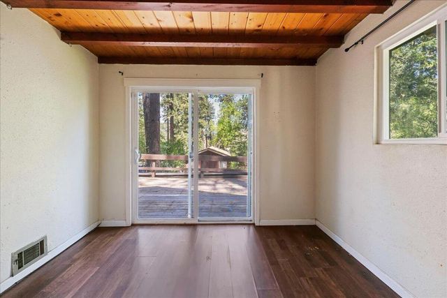 22928 Laurel Lane, Crestline, CA 92325