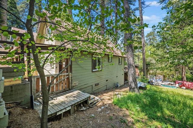 22928 Laurel Lane, Crestline, CA 92325
