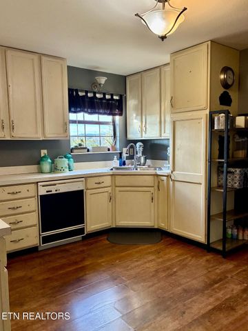 540 Monday Rd, Corryton, TN 37721