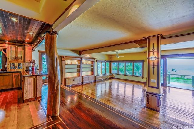 88 Lumahai Street, Honolulu, HI 96825