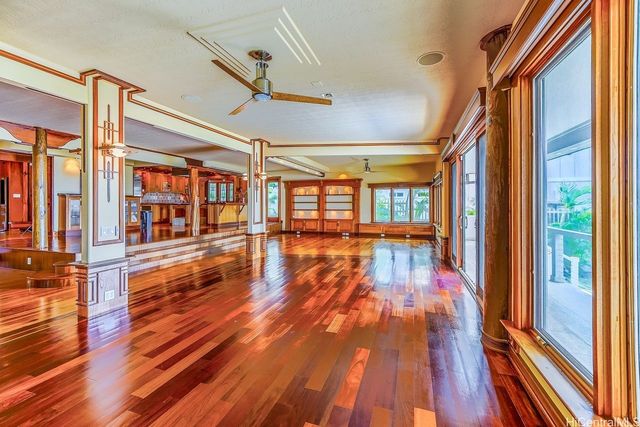 88 Lumahai Street, Honolulu, HI 96825