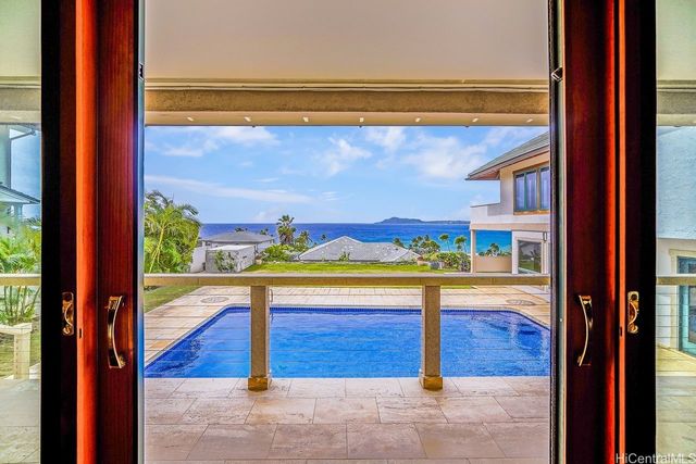 88 Lumahai Street, Honolulu, HI 96825