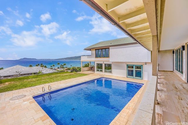 88 Lumahai Street, Honolulu, HI 96825