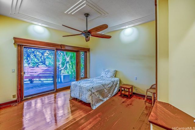 88 Lumahai Street, Honolulu, HI 96825